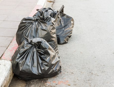 Professional litter clearance service working in Richmond commercial area