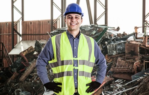 Emergency response procedure after an incident during waste clearance